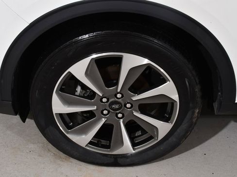 Used 2023 Ford Escape Platinum image 24