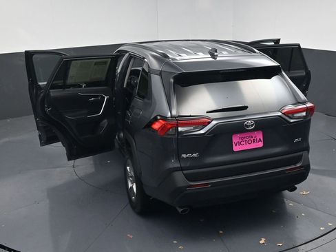 Used 2025 Toyota RAV4 XLE image 21