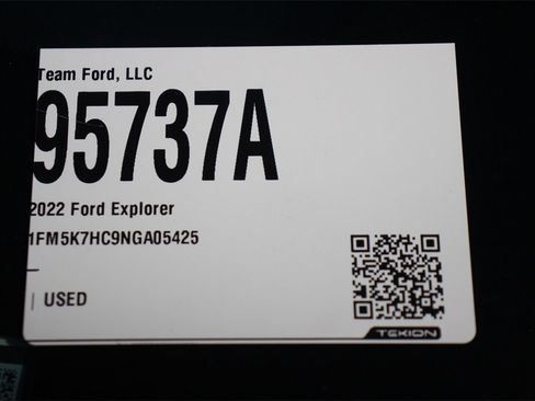 Certified 2022 Ford Explorer Platinum w/ Equipment Group 601A image 32