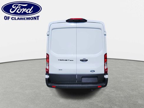 New 2026 Ford Transit 250 148 Medium Roof Extended AWD image 17