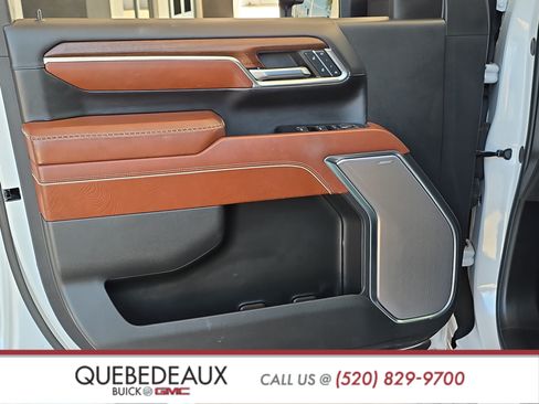Used 2024 GMC Sierra 2500 Denali Ultimate AWD/4WD image 11
