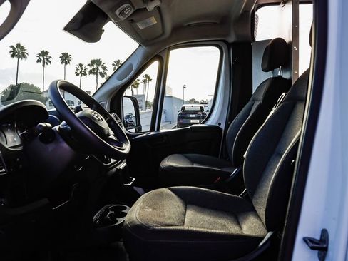 Used 2025 RAM ProMaster 2500 w/ Convenience Group FWD image 20