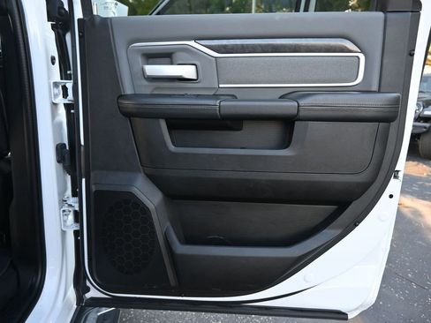 Used 2022 RAM 3500 Big Horn image 25