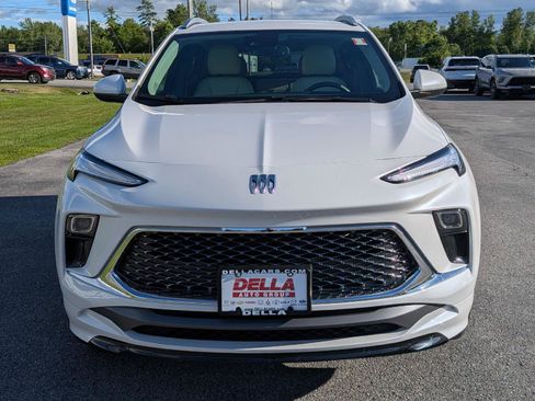 Used 2024 Buick Encore GX Avenir w/ Avenir Convenience Package AWD/4WD image 2