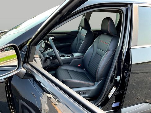Certified 2026 Nissan Rogue SV AWD/4WD image 24
