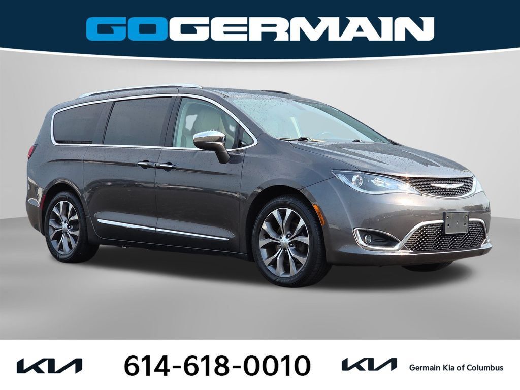 Used 2017 Chrysler Pacifica Limited w/ UConnect Theater Package FWD image 4