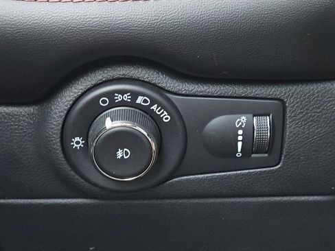 Used 2022 Dodge Durango R/T w/ Blacktop Package RWD image 17