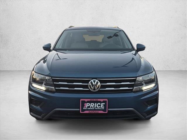 Used 2020 Volkswagen Tiguan SE w/ Panoramic Sunroof Package AWD/4WD image 2