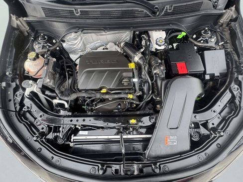 Used 2025 Buick Envista Avenir FWD image 70