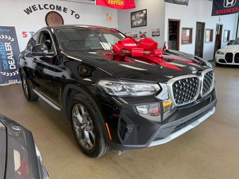 Used 2025 BMW X4 xDrive30i AWD/4WD image 4