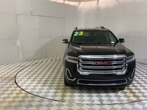 Used 2023 GMC Acadia SLT w/ LPO, Floor Liner Package image 3
