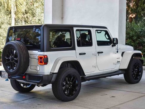 Used 2023 Jeep Wrangler Unlimited Sahara AWD/4WD image 6