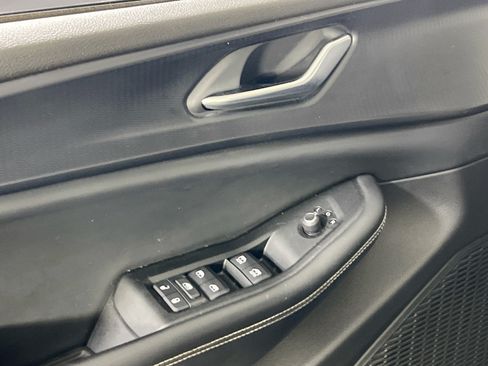 Used 2023 Jeep Grand Cherokee Altitude AWD/4WD image 17