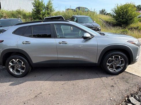 New 2026 Chevrolet Trax LT FWD image 6