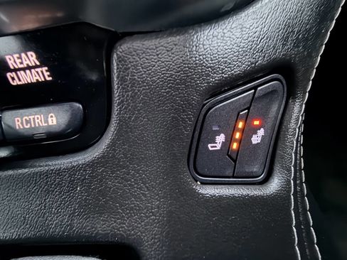 Used 2016 Chevrolet Suburban LT image 7