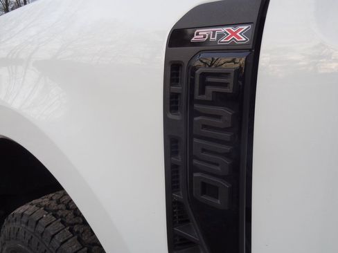 Certified 2024 Ford F250 XL w/ STX Appearance Package image 8
