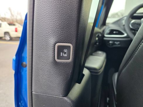 New 2026 Chrysler Pacifica Select AWD/4WD image 36