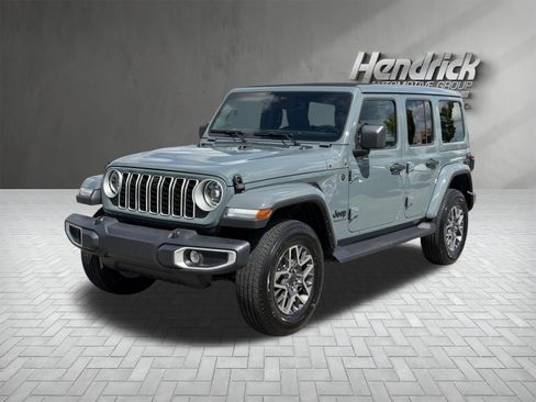 Used 2026 Jeep Wrangler Unlimited Sahara AWD/4WD image 5