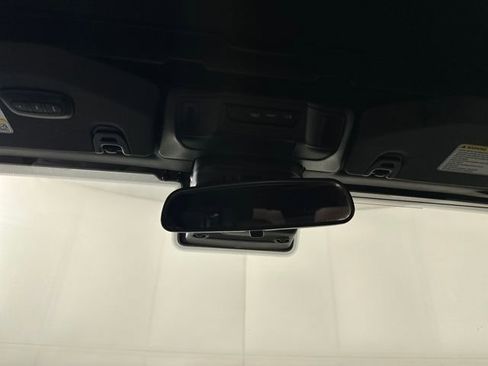 Used 2024 Jeep Wrangler Unlimited image 24