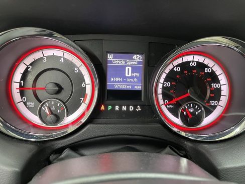 Used 2019 Dodge Grand Caravan SE w/ UConnect Hands-Free Group image 24