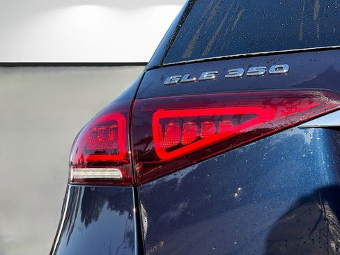 Used 2020 Mercedes-Benz GLE 350 4MATIC w/ AMG Line Exterior image 10
