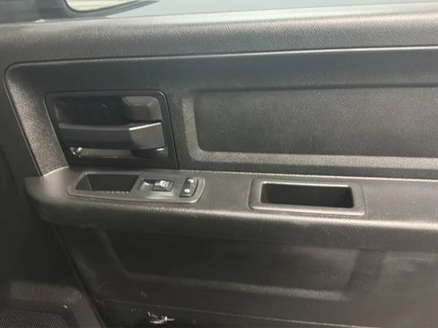 Used 2019 RAM 1500 Express RWD image 16