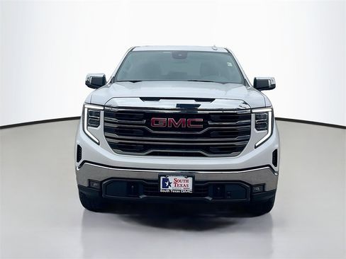 Used 2023 GMC Sierra 1500 SLT image 2