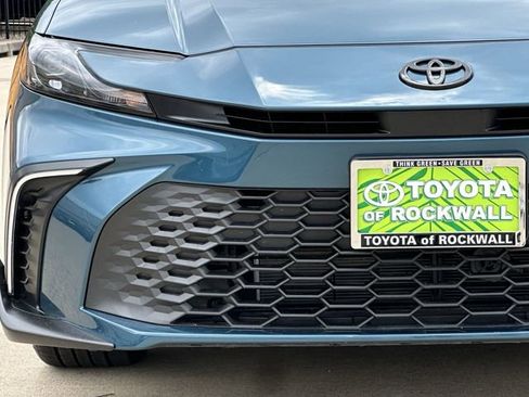 Used 2026 Toyota Camry SE w/ Multimedia Upgrade Package FWD image 8