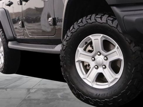 Used 2022 Jeep Wrangler Unlimited Sport image 3