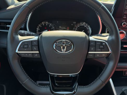 Used 2021 Toyota Highlander XSE image 36