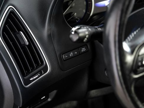 Used 2019 INFINITI Q60 3.0t Luxe w/ Essential Package image 29