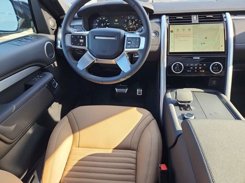 Used 2026 Land Rover Discovery Limited Edition AWD/4WD image 4