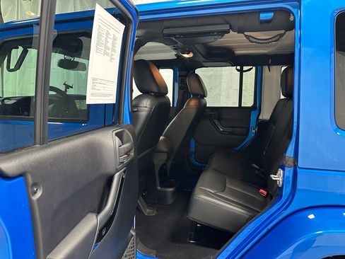 Used 2015 Jeep Wrangler Unlimited Sahara AWD/4WD image 36