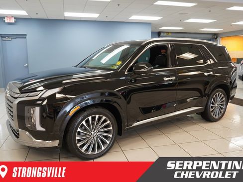 Used 2024 Hyundai Palisade Calligraphy image 1