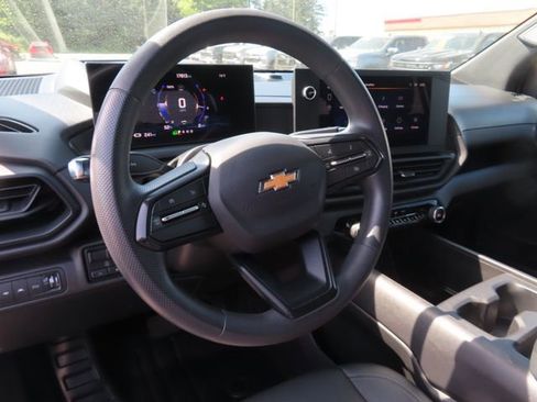 Used 2025 Chevrolet Silverado EV W/T AWD/4WD image 16