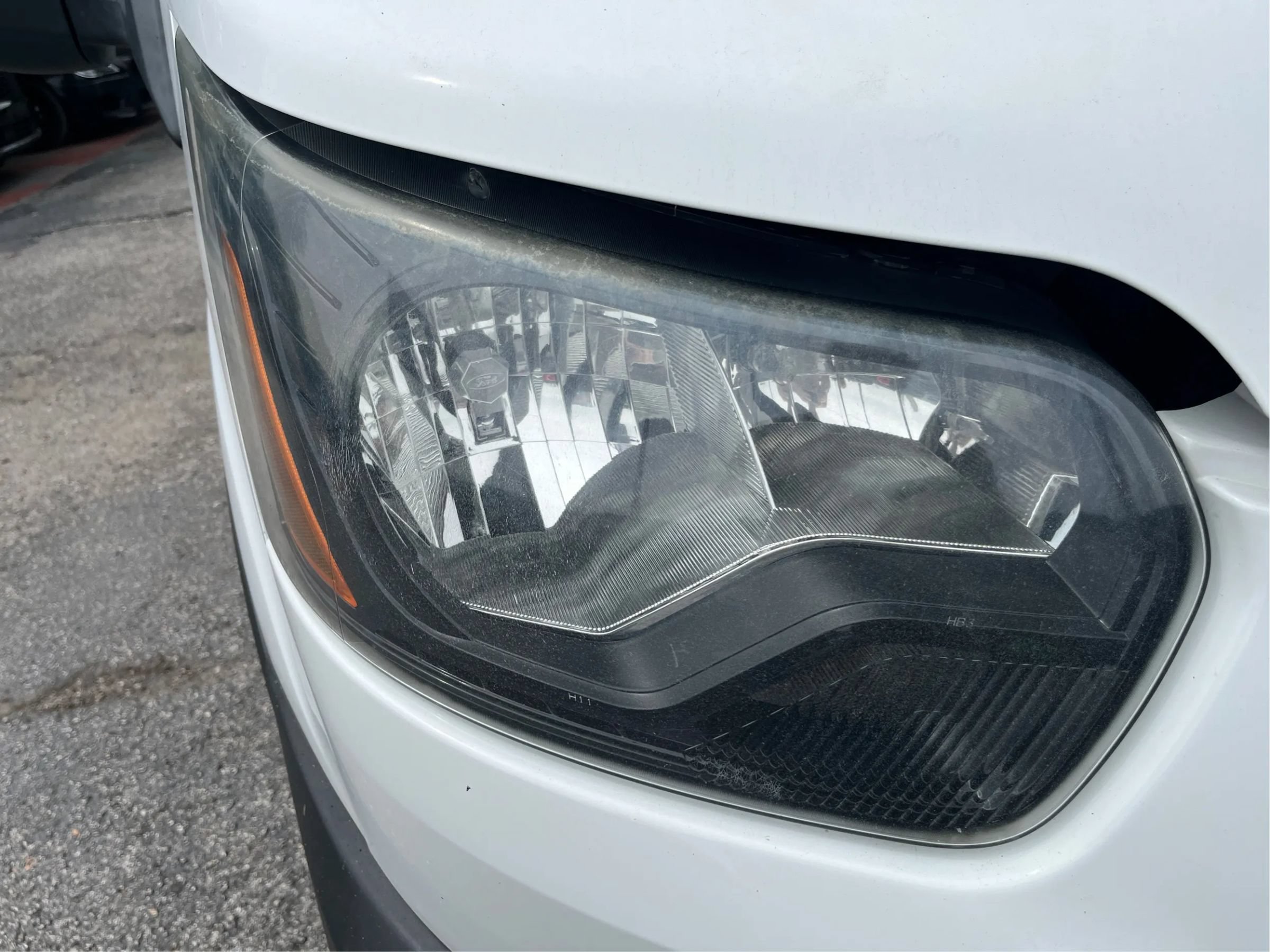 Used 2015 Ford Transit 250 148 Medium Roof RWD image 9