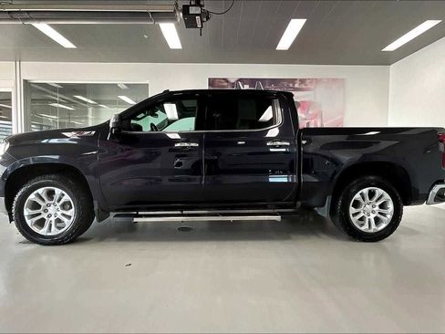 Used 2022 Chevrolet Silverado 1500 LTZ w/ LTZ Convenience Package II AWD/4WD image 3