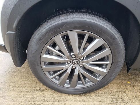 Certified 2025 Nissan Pathfinder SL w/ SL Premium Package image 44