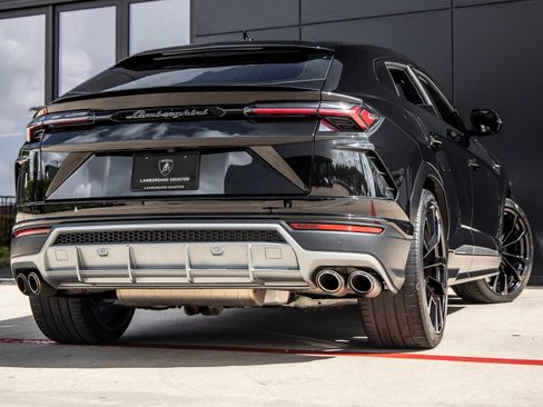 Used 2022 Lamborghini Urus AWD/4WD image 8