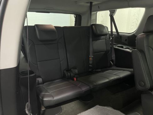 Used 2017 Chevrolet Suburban LT image 32