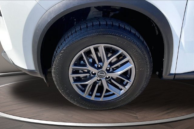 Used 2023 Nissan Rogue S AWD/4WD image 8