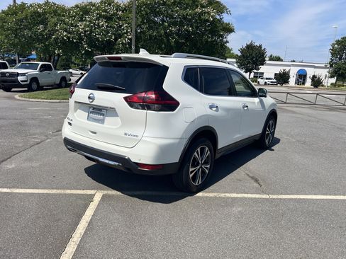 Used 2019 Nissan Rogue SV w/ Premium Package AWD/4WD image 5
