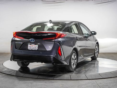 Certified 2017 Toyota Prius Prime Advanced w/ Carpet Mat Package FWD image 4