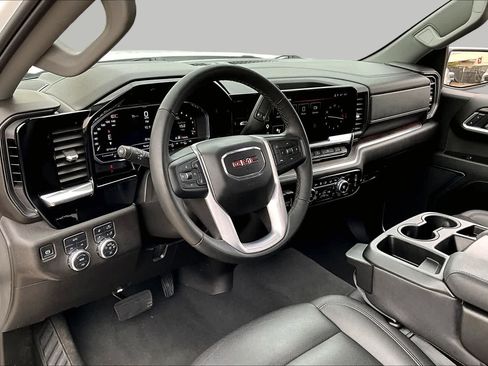 Used 2025 GMC Sierra 1500 SLT AWD/4WD image 18