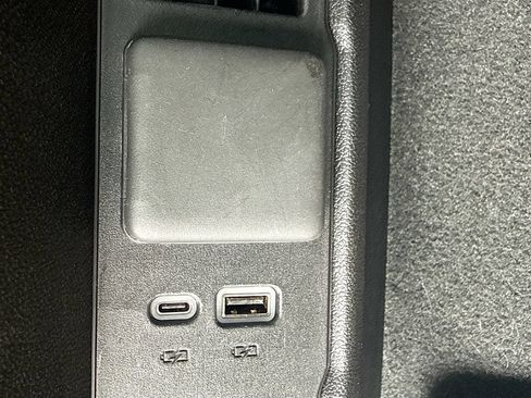 Used 2025 GMC Sierra 1500 SLT AWD/4WD image 27