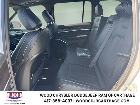 New 2026 Jeep Grand Cherokee Limited w/ Limited Altitude Package AWD/4WD image 21