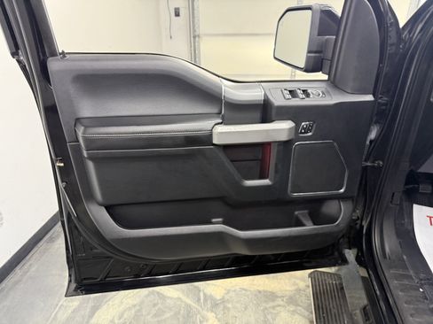 Used 2016 Ford F150 Lariat w/ Equipment Group 502A Luxury AWD/4WD image 9