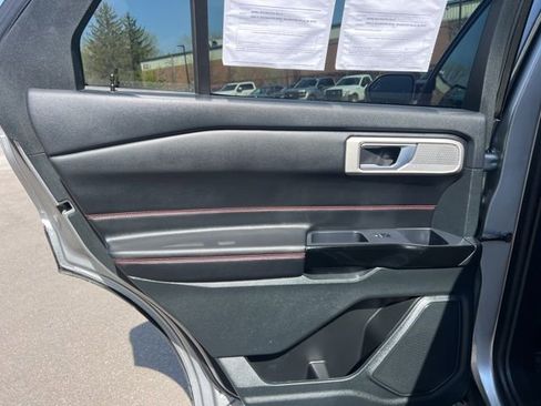 Certified 2024 Ford Explorer ST-Line w/ Class IV Trailer Tow Package AWD/4WD image 18