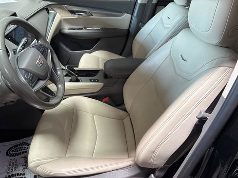 Used 2018 Cadillac XT5 Premium Luxury FWD image 16