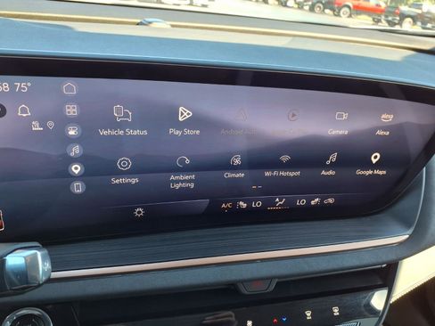 Used 2025 Buick Envision Sport Touring AWD/4WD image 4